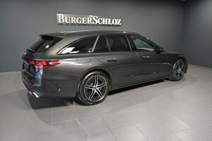 MERCEDES-BENZ E 220 d T AMG/AHK/PANO/DIST./RFK/KEYL./TW