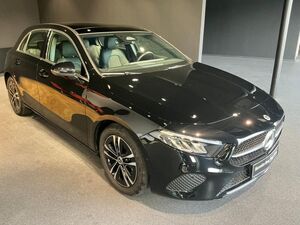 MERCEDES-BENZ A 180 PANO/KAMERA/NAVI/LED