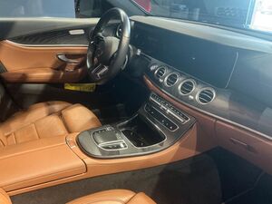 MERCEDES-BENZ E 400 d 4MATIC T-Modell AMG/AHK/MULTIB./360/NAVI