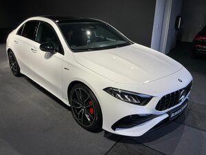 MERCEDES-BENZ A 35 4M Limo PANO/NIGHT/LED/KAM/