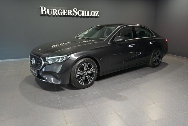 MERCEDES-BENZ E 220 d PANO/LED/DISTR./TW/RFK/SHZ/ 