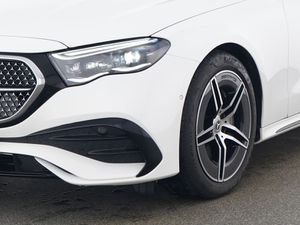 MERCEDES-BENZ E 300 de 4MATIC T-Modell mit EQ Hybrid Technologie