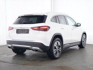 MERCEDES-BENZ GLA 180 LED/KAMERA/NAVI