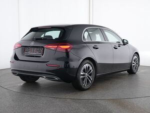 MERCEDES-BENZ A 200 AHK/NAVI/KAMERA/LED