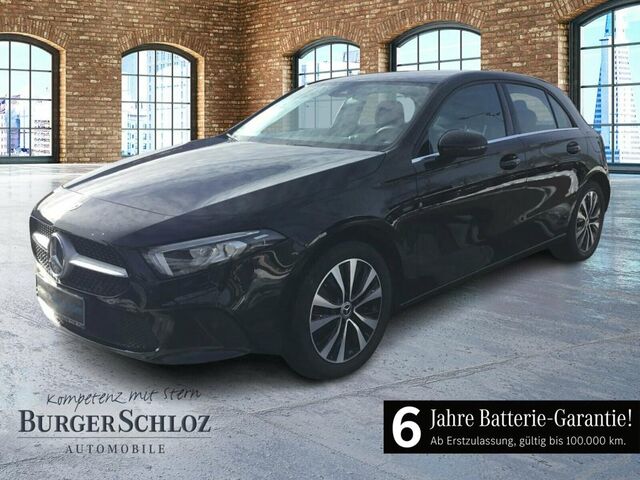 MERCEDES-BENZ A 250 e  AUT Kam. KlimaA LED LM Navi PDC ParkAss 