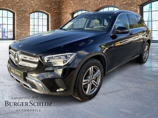 MERCEDES-BENZ GLC 300 d 4M KAMERA/DISTRONIC/LED/PTS 
