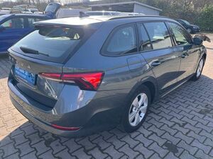 SKODA Octavia Combi Ambition 1.5 TGI DSG ACC Navi PDC DAB ......