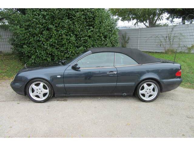 MERCEDES-BENZ CLK 320 Cabrio Elegance Leder 17 AMG Windschott Leder...