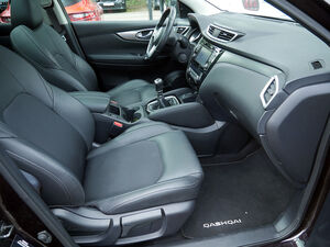 NISSAN Qashqai 1.2 DIG-T Tekna 4x2