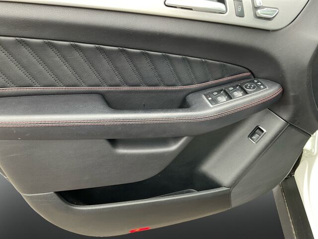 PEUGEOT 5008 1.5 BlueHDI 130 GT Ansicht 14 für Fahrzeugdetailseite