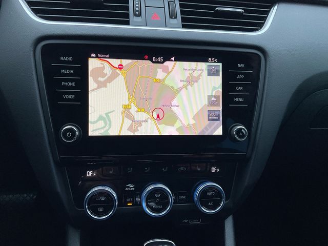 MERCEDES-BENZ E 300 T AMG Line Pano  Ansicht 10 für Fahrzeugdetailseite