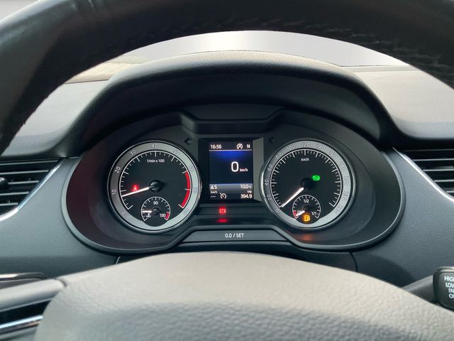 MERCEDES-BENZ E 300 T AMG Line Pano  Ansicht 11 für Fahrzeugdetailseite