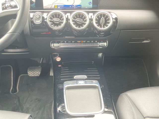 RENAULT Symbioz Techno E-Tech Full Hybrid 145 Ansicht 10 für Fahrzeugdetailseite