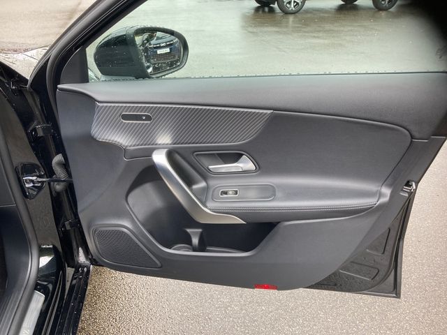 RENAULT Symbioz Techno E-Tech Full Hybrid 145 Ansicht 17 für Fahrzeugdetailseite