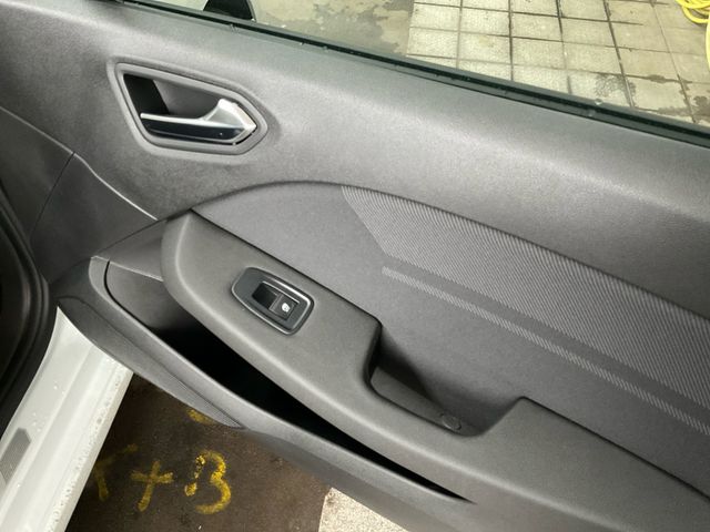 RENAULT Captur KISS TCe 90 Ansicht 17 für Fahrzeugdetailseite