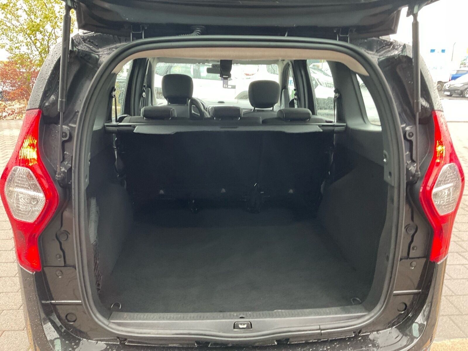 DACIA Lodgy Comfort SCe 100 5-Sitzer/Navi/Klima Ansicht 6 für Fahrzeugdetailseite