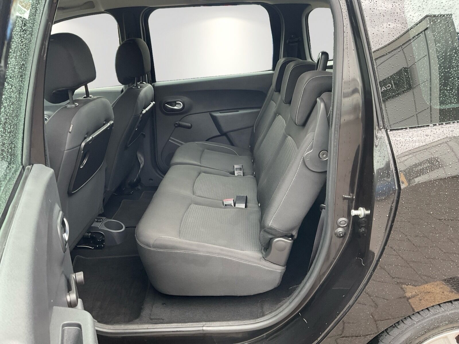 DACIA Lodgy Comfort SCe 100 5-Sitzer/Navi/Klima Ansicht 7 für Fahrzeugdetailseite