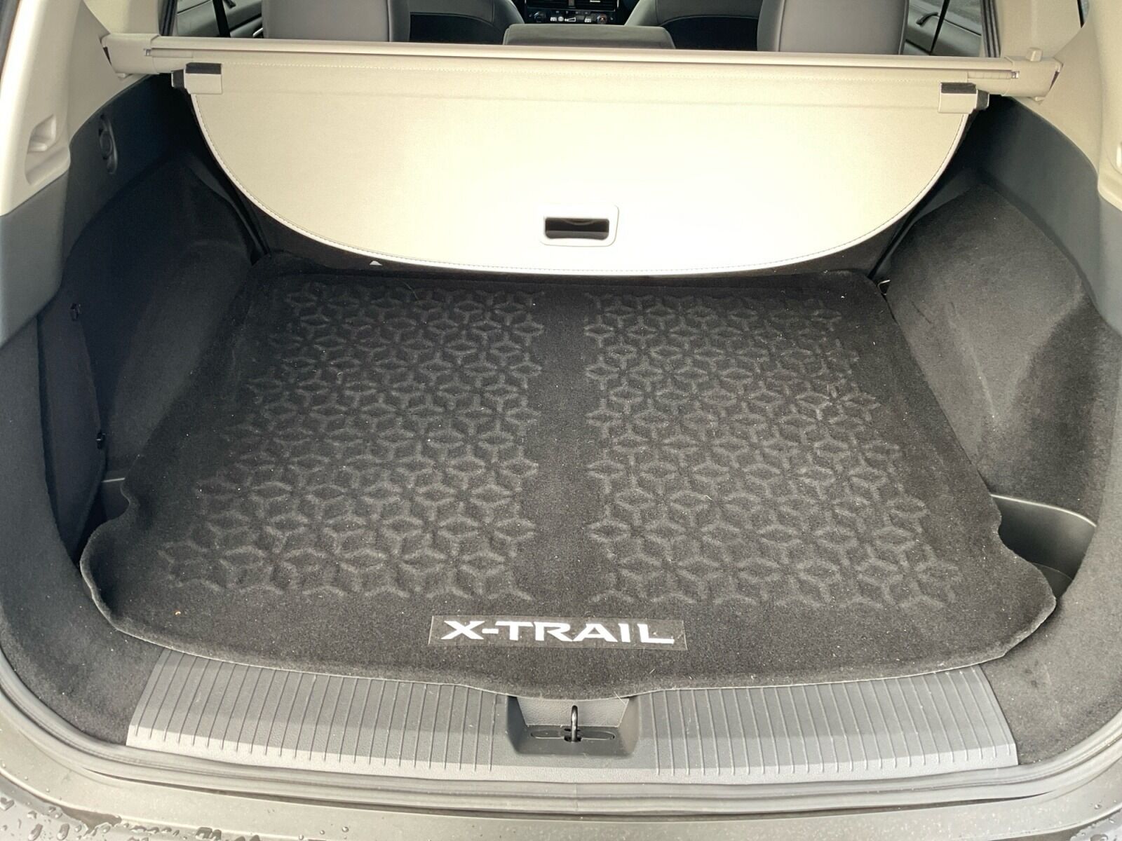 NISSAN X-Trail 1.5 VC-T e-Power Tekna+e-4ORCE/Navi/Kam. Ansicht 6 für Fahrzeugdetailseite