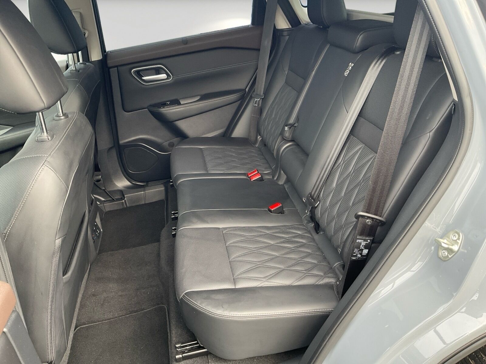 NISSAN X-Trail 1.5 VC-T e-Power Tekna+e-4ORCE/Navi/Kam. Ansicht 7 für Fahrzeugdetailseite