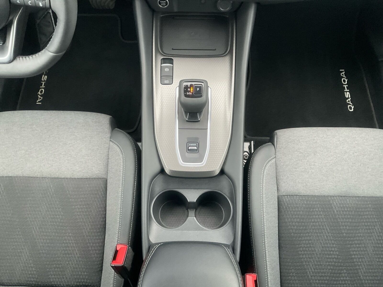 NISSAN Qashqai 1.3DIG-T N-Connecta /Sitzh./Navi/Kamera Ansicht 10 für Fahrzeugdetailseite