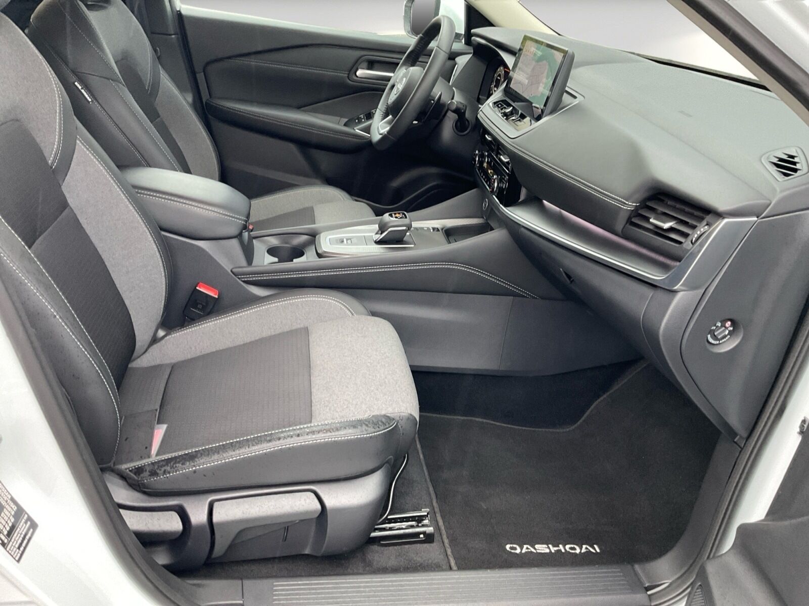 NISSAN Qashqai 1.3DIG-T N-Connecta /Sitzh./Navi/Kamera Ansicht 15 für Fahrzeugdetailseite