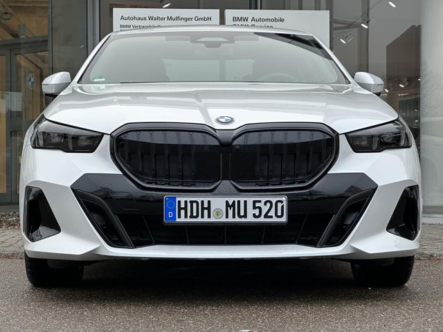 BMW 520 d M Sport Pro HUD ACC SurrView.H/K LED AHK20 Sportpaket Bluetooth Navi Vollleder Klima PDC el. Fe Ansicht 3 für Fahrzeugdetailseite