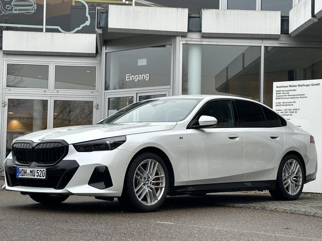 BMW 520 d M Sport Pro HUD ACC SurrView.H/K LED AHK20 Sportpaket Bluetooth Navi Vollleder Klima PDC el. Fe Ansicht 4 für Fahrzeugdetailseite
