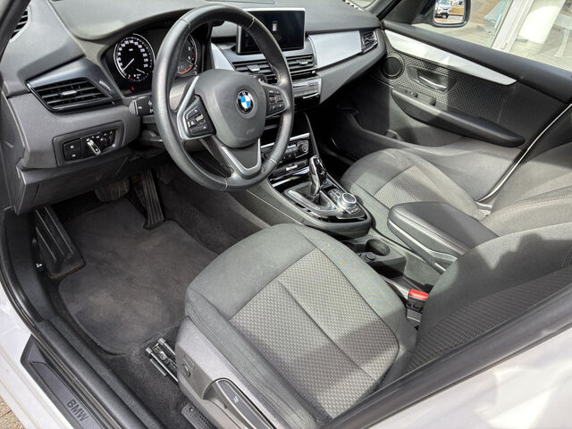 BMW 220 Gran Tourer 220d GranTourer xDrive HUD NaviPlus HiFi LED AHK Bluetooth Navi Klima PDC el. Fenster Ansicht 11 für Fahrzeugdetailseite