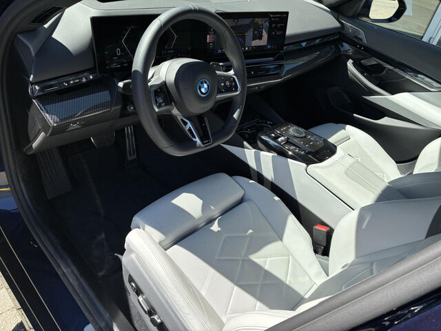 BMW 530 e xDr.M Sport Pro IntAktivL.PanoD.B&W AHK 21 Sportpaket Bluetooth HUD Navi LED Vollleder Klima Ak Ansicht 12 für Fahrzeugdetailseite