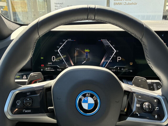 BMW 530 e xDr.M Sport Pro IntAktivL.PanoD.B&W AHK 21 Sportpaket Bluetooth HUD Navi LED Vollleder Klima Ak Ansicht 13 für Fahrzeugdetailseite