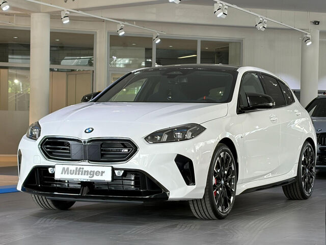 BMW M135 xDrive M Sport Pro Innov. HUD DrivePlus 19 Sportpaket Bluetooth Navi LED Klima PDC el. Fenster Ansicht 4 für Fahrzeugdetailseite