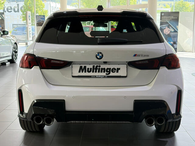 BMW M135 xDrive M Sport Pro Innov. HUD DrivePlus 19 Sportpaket Bluetooth Navi LED Klima PDC el. Fenster Ansicht 8 für Fahrzeugdetailseite