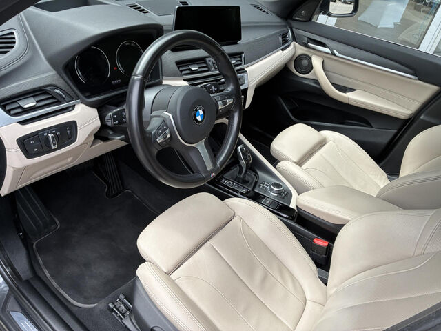 BMW X1 x25d Sports.Leder HUD ACC Kamera PanoD.AHK19 Bluetooth Navi LED Vollleder Klima PDC el. Fenster Ansicht 11 für Fahrzeugdetailseite