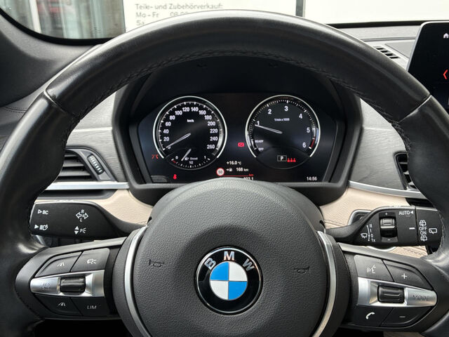BMW X1 x25d Sports.Leder HUD ACC Kamera PanoD.AHK19 Bluetooth Navi LED Vollleder Klima PDC el. Fenster Ansicht 12 für Fahrzeugdetailseite