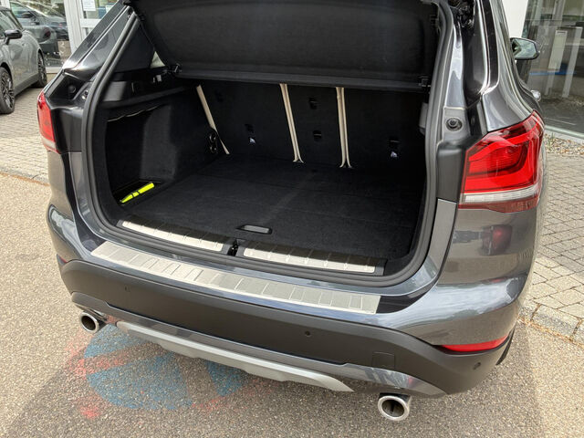BMW X1 x25d Sports.Leder HUD ACC Kamera PanoD.AHK19 Bluetooth Navi LED Vollleder Klima PDC el. Fenster Ansicht 9 für Fahrzeugdetailseite