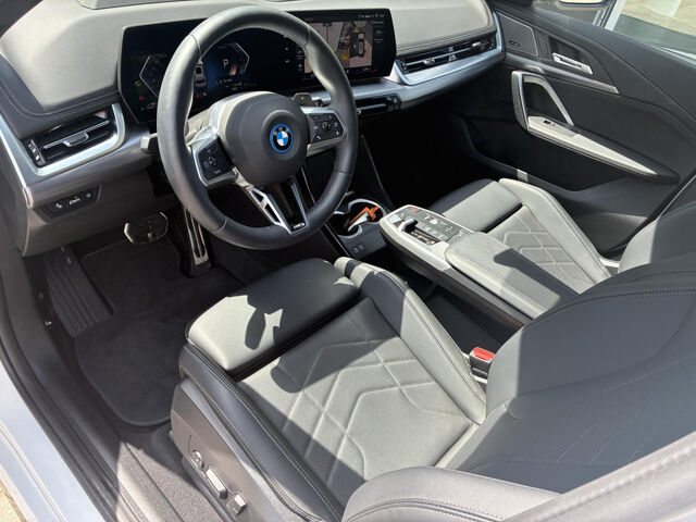 BMW X1 x30e M Sport HUD ACC PanoD.AktivS+Massage 19 Sportpaket Bluetooth Navi LED Vollleder Klima Standh Ansicht 12 für Fahrzeugdetailseite