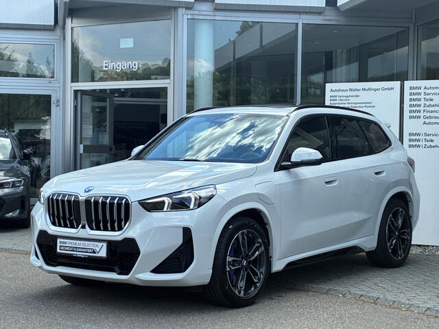 BMW X1 x30e M Sport HUD ACC PanoD.AktivS+Massage 19 Sportpaket Bluetooth Navi LED Vollleder Klima Standh Ansicht 3 für Fahrzeugdetailseite