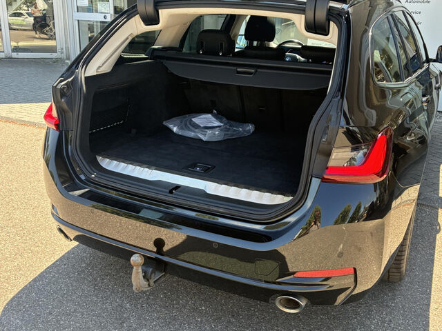 BMW 330 e PanoD.Kamera Live-Widescreen Ha/Ka.AHK 18 Bluetooth Navi LED Klima Aktivlenkung Standhzg PDC el Ansicht 9 für Fahrzeugdetailseite