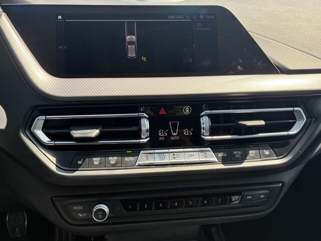 BMW 118 i M Sport LED Live-Navi HiFi .Sitzh.Driv-Ass Sportpaket Bluetooth Klima Aktivlenkung PDC el. Fens Ansicht 14 für Fahrzeugdetailseite