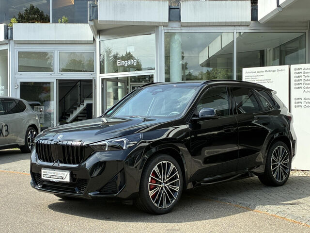 BMW X1 x20d M Sport Pro ACC Massage SurView.AHK 20 Sportpaket Bluetooth HUD Navi LED Klima PDC el. Fenst Ansicht 3 für Fahrzeugdetailseite