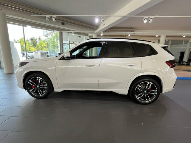 BMW X1 sDrive20i M Sport Pro AHK HUD Pano Har/Kar 19 Sportpaket Bluetooth Navi LED Klima PDC el. Fenster Ansicht 10 für Fahrzeugdetailseite