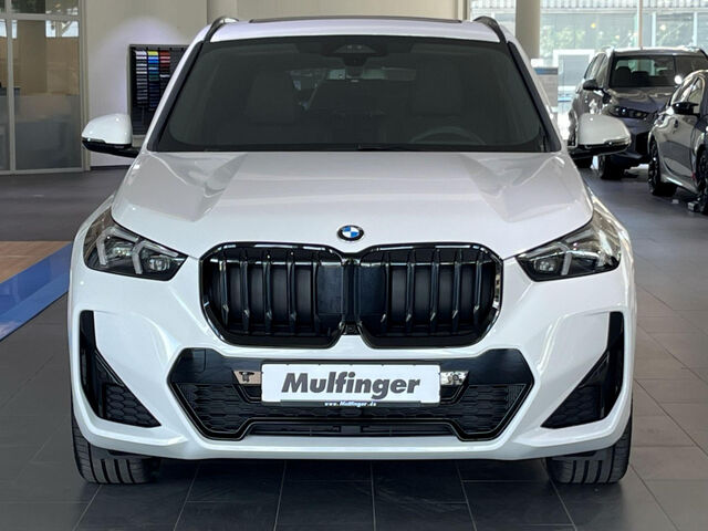BMW X1 sDrive20i M Sport Pro AHK HUD Pano Har/Kar 19 Sportpaket Bluetooth Navi LED Klima PDC el. Fenster Ansicht 3 für Fahrzeugdetailseite