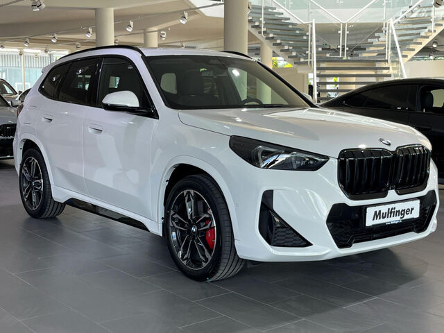 BMW X1 sDrive20i M Sport Pro AHK HUD Pano Har/Kar 19 Sportpaket Bluetooth Navi LED Klima PDC el. Fenster Ansicht 4 für Fahrzeugdetailseite