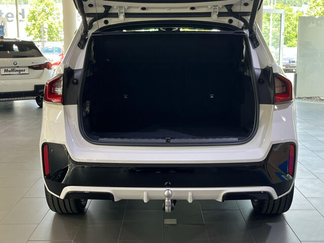 BMW X1 sDrive20i M Sport Pro AHK HUD Pano Har/Kar 19 Sportpaket Bluetooth Navi LED Klima PDC el. Fenster Ansicht 8 für Fahrzeugdetailseite
