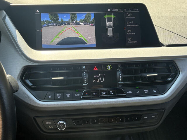 BMW 118 i Advantage DKG Kamera Sitzheiz.LiveProf.LED Bluetooth Navi Klima PDC el. Fenster Ansicht 12 für Fahrzeugdetailseite