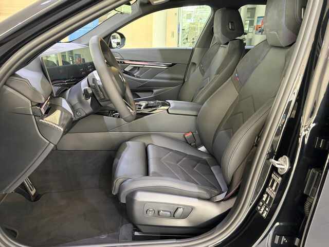 BMW 520 d xDr. Touring M Sport Pro Driv.Prof. AHK 20 Sportpaket Bluetooth HUD Navi LED Klima PDC el. Fens Ansicht 12 für Fahrzeugdetailseite