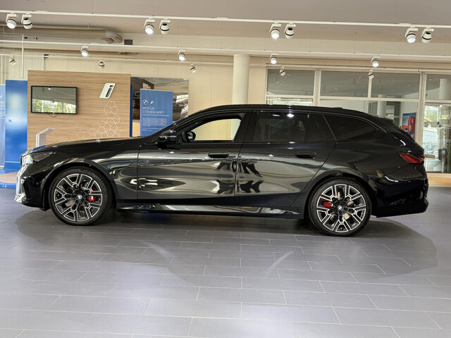 BMW 520 d xDr. Touring M Sport Pro Driv.Prof. AHK 20 Sportpaket Bluetooth HUD Navi LED Klima PDC el. Fens Ansicht 6 für Fahrzeugdetailseite