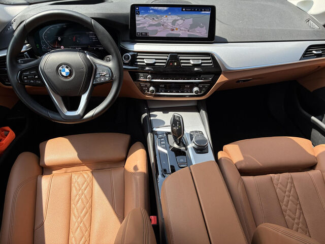 BMW 530 i xDr.Sports. HUD ACC Laser Kamera HiFi 18 Bluetooth Navi Vollleder Klima PDC el. Fenster Ansicht 13 für Fahrzeugdetailseite