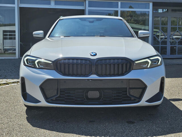 BMW 320 d xDr.M Sport Pro HUD ACC SuView Ha/Kr.AHK19 Sportpaket Bluetooth Navi LED Klima Aktivlenkung PDC Ansicht 3 für Fahrzeugdetailseite