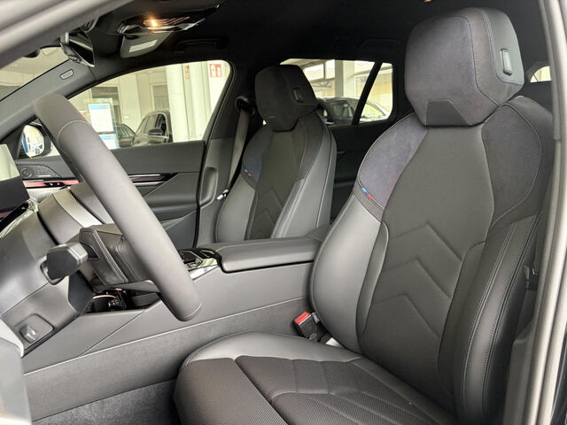 BMW 520 d xDr. Touring M Sport ACC HUD AHK Har/Kar 20 Sportpaket Bluetooth Navi LED Klima PDC el. Fenster Ansicht 10 für Fahrzeugdetailseite